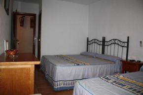 Отель Hostal Tamarindos  Маталасканас
